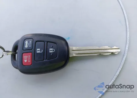 2015 Toyota Corolla Le Plus из США, поврежденный, VIN 5YFBURHE1FP249438